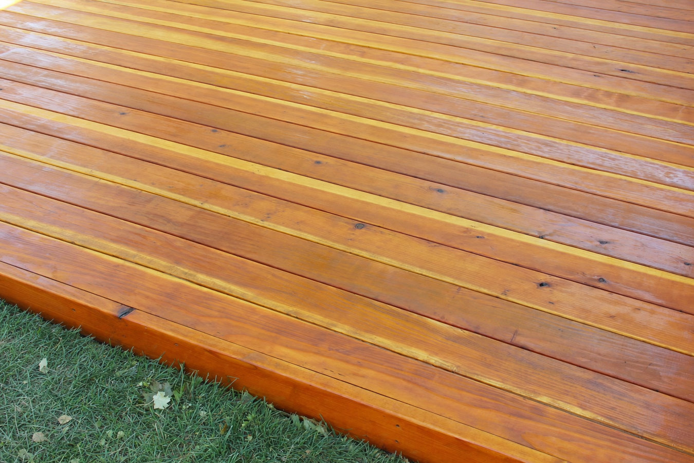 Deck staining and sealing in Moreno Valley, CA